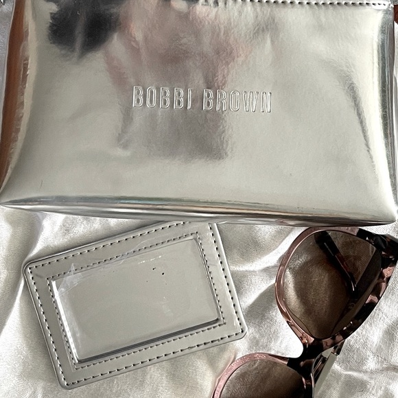 Bobbi Brown The Stella/s DG4 Sunglasses, silver case that includes mirror. - Picture 4 of 11